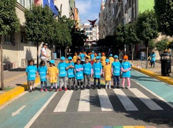 2/D CEYDA KAYHAN (2018-2019) Esenler Çocuk Sokağı Gezisi