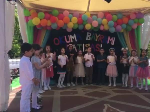 1E Sınıfı Okuma Bayramı " İşaret Dili ile Oynaya Oynaya Gelin Çocuklar Şarkısı" (2018-2019) Öğrt. Ayfer ASLAN